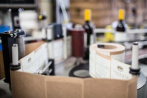Stampa etiketa za craft pivo i male food brendove sa fokusom na dizajn i trajnost